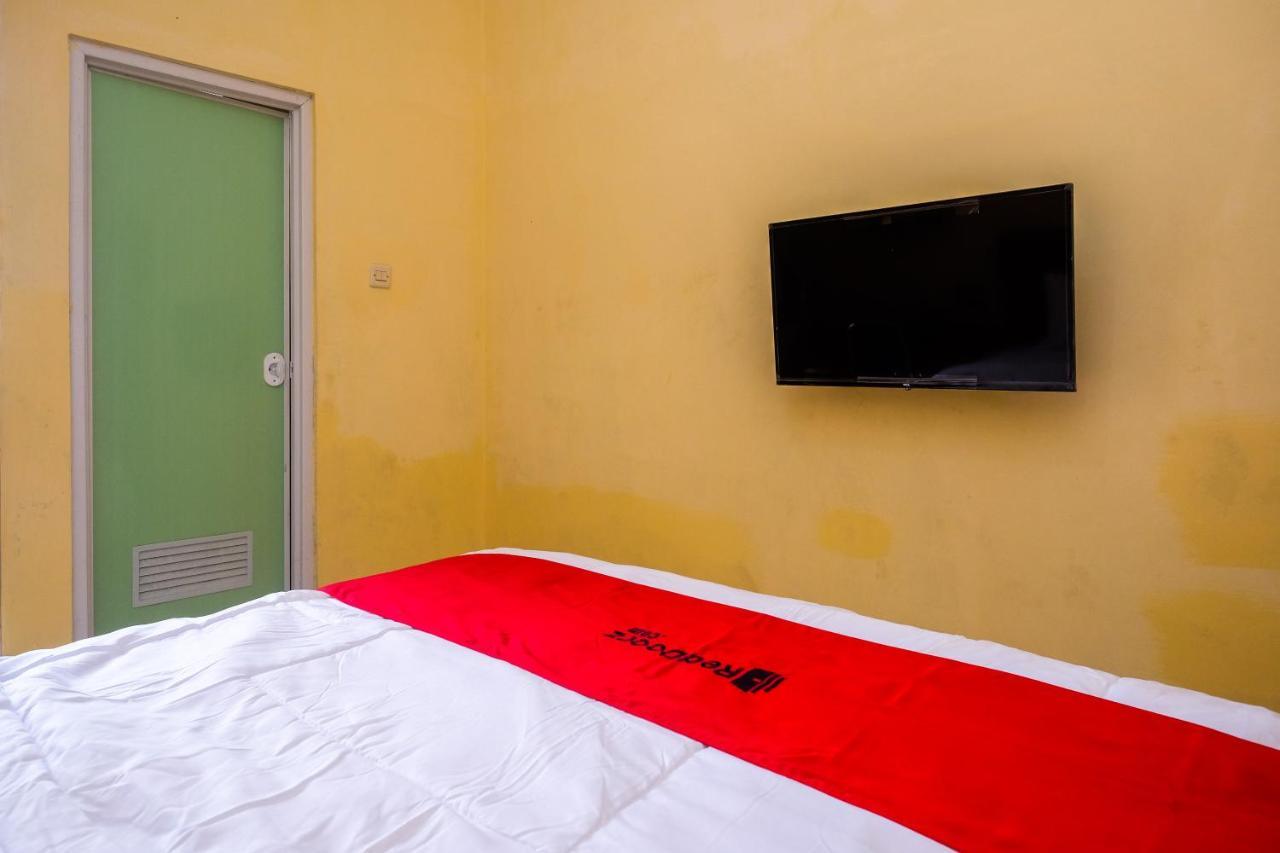 Reddoorz Syariah @ Griya Thamrin Manahan Solo Exterior foto